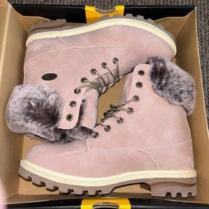 Pink Lugz snowboots women’s boots water resistant memory foam sole